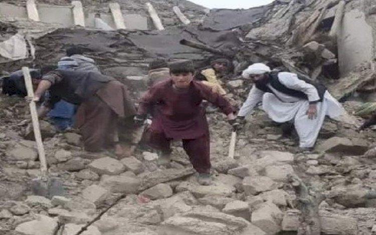 Afganistan'daki depremde 255 kişi öldü