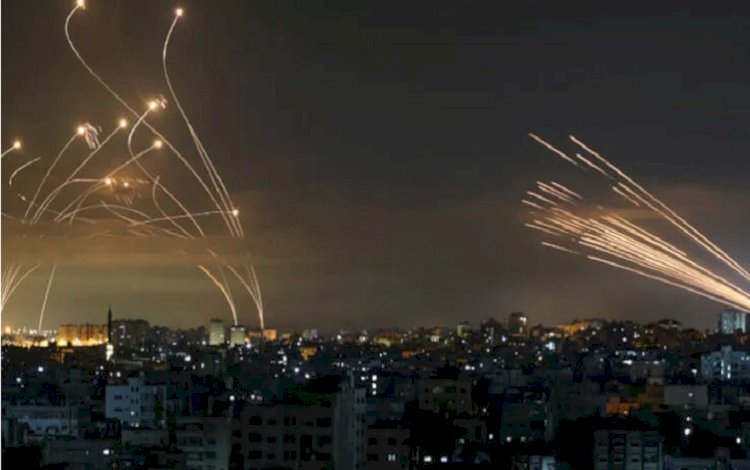 İsrail: Gazze'den yaklaşık 80 roket fırlatıldı!
