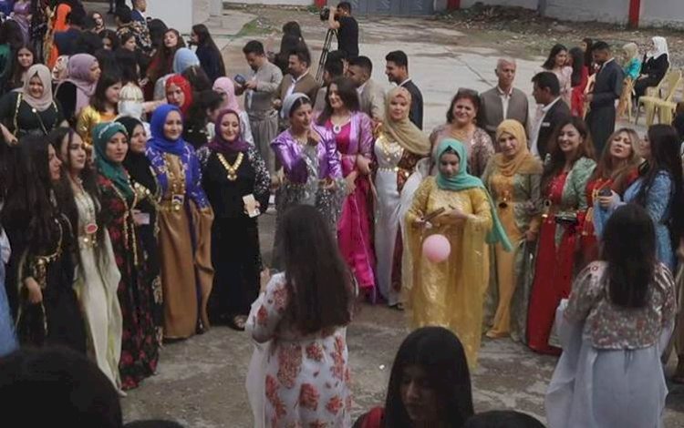 Kerkük Üniversitesinde ‘Kürt Milli Kıyafeti’ne izin verilmedi!