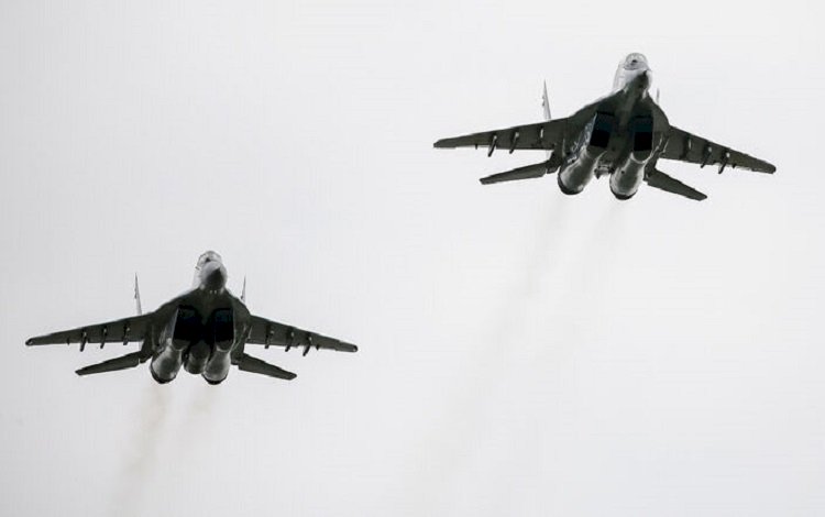 Polonya, Ukrayna'ya savaş uçağı gönderen ilk NATO ülkesi olacak