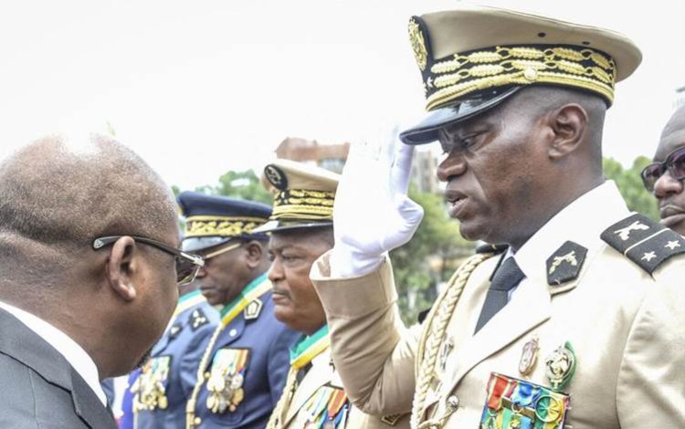Gabon'da darbe: Yönetime el koyan General Nguema demokrasi sözü verdi