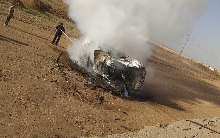 Kamışlo'da SİHA'lar bir aracı bombaladı