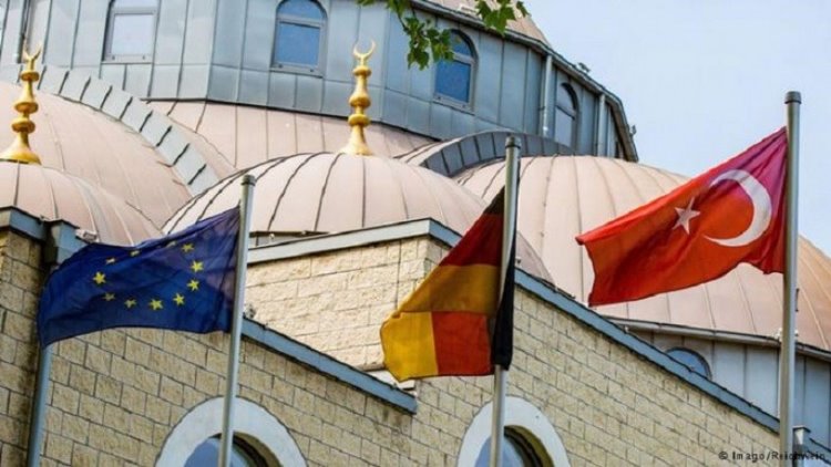 Almanya'da Diyanet İşlerine bağlı imamlarının evine baskın yapıldı.