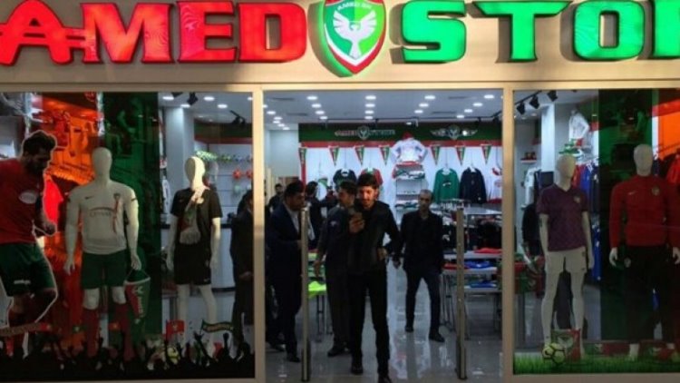 Amedspor'un ilk store mağazası açıldı.
