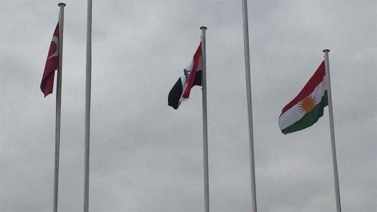 İstanbul'da Kürdistan bayrağı dalgalandı