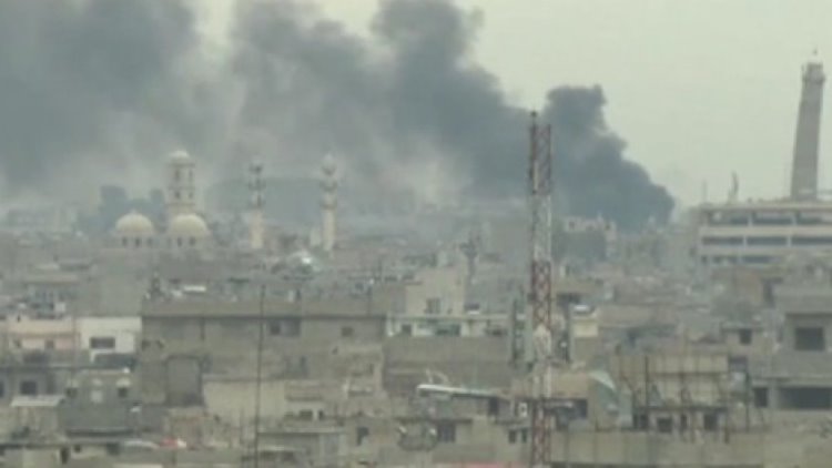 Musul'da hava bombardımanı: 200 ölü!