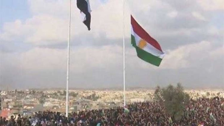 Kerkük kalesinde Kürdistan bayrağı göndere çekildi