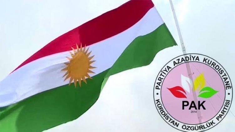 PAK:Bağımsızlığa ilk adım olsun Kerkük İl Meclisi'nin Kürdistan bayrağının göndere çekilmesi kararını kutluyoruz.
