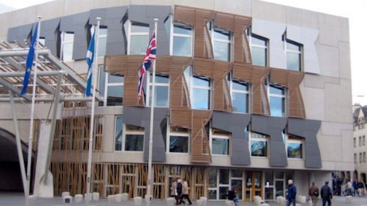 İskoçya Parlamentosu, Ezidilere yönelik düzenlene soykırımı tanıyan bir karar tasarısını onadı.
