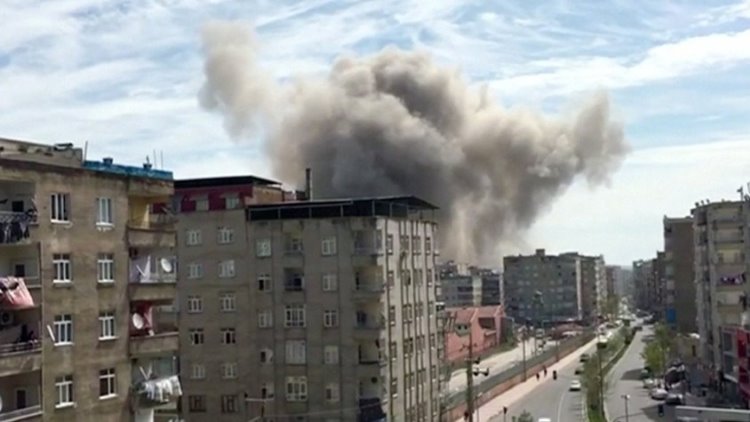 Diyarbakır'daki patlamada hayatını kaybedenlerin sayısı 3'e yükseldi