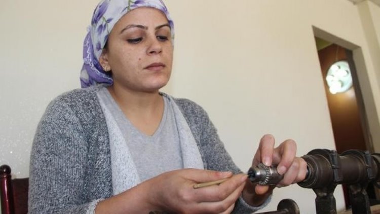 Diyarbakır'dan tespih ihraç eden bir kadın