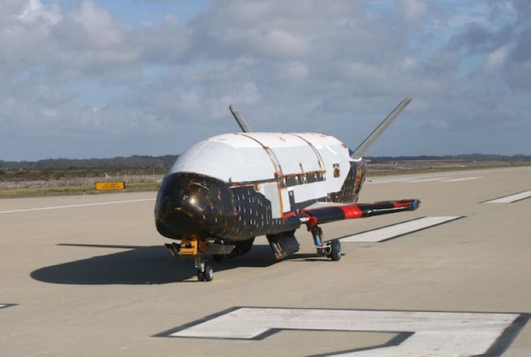 ABD’nin 718 gündür uzayda olan gizemli uçağı dünyaya döndü
