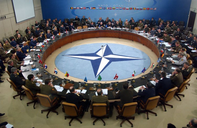NATO'dan DAİŞ karşıtı koalisyona katılma kararı aldı