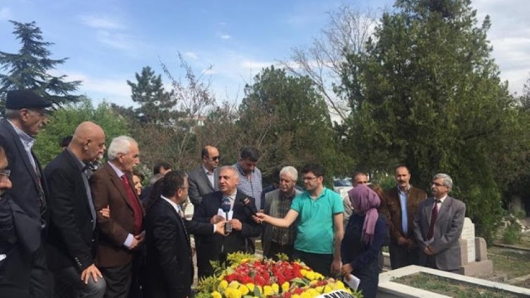 Kürt ulusal mücadelesinin öğretmeni Xelîl Xeyalî 71 yıl sonra mezarı başında anıldı