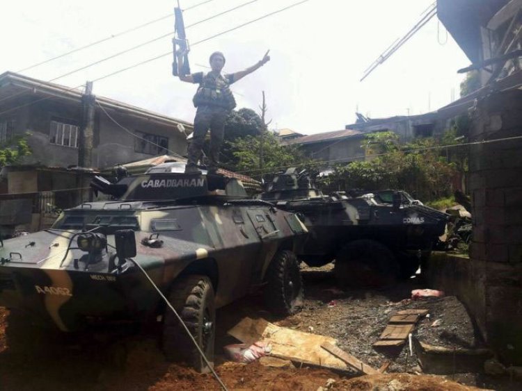 IŞİD, Filipinlerde zırhlı birliği ele geçirdi