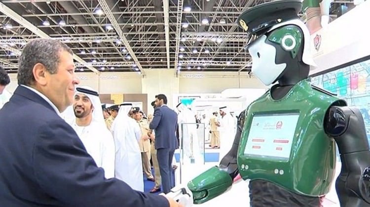 Robocop Gerçek Oldu: Dubai, Robot Polisler Kullanmaya Başlıyor!