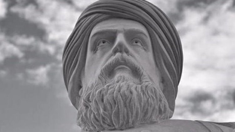 Kürt şairin heykeli dikildi