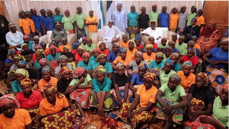  Buhari, Boko Haram'ın serbest bıraktığı 82 kızı kabul etti
