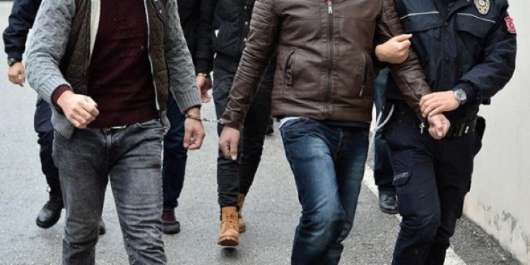 Türkiye'de iki bakanlıkta 'FETÖ' soruşturması; 47 gözaltı kararı