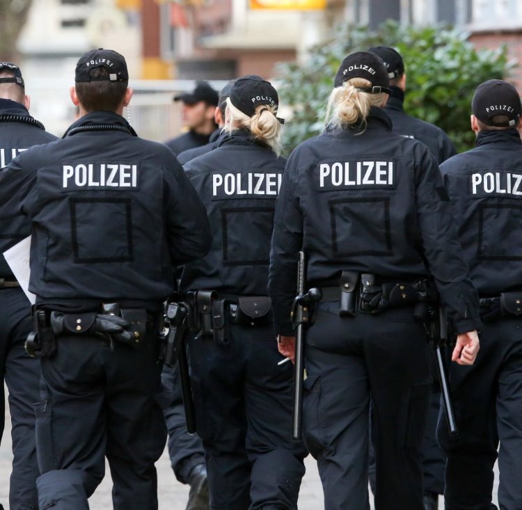Hamburg polisi Erdoğan'ın korumalarını şimdiden uyardı
