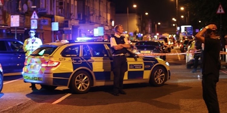 Londra'da terör alarmı, bu kez hedef camiden çıkan Müslümanlardı