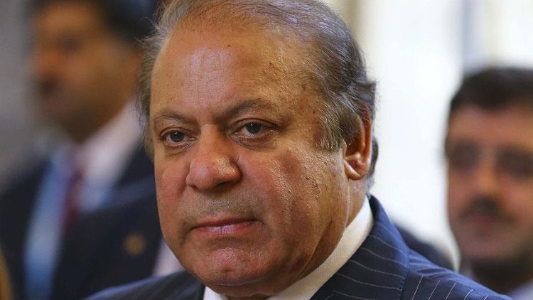 Pakistan başbakanı görevden alındı