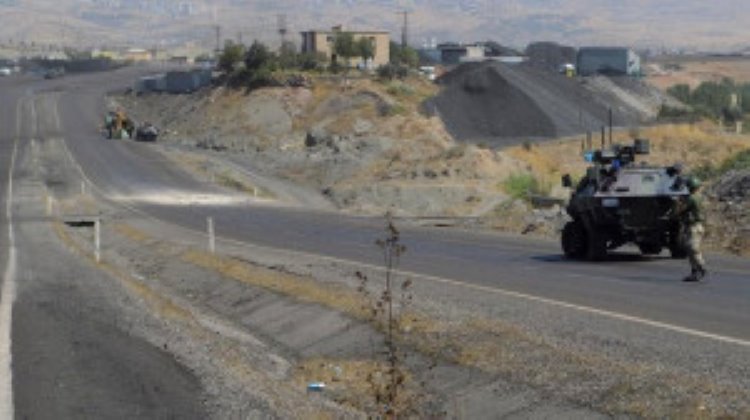 Üs bölgesine yol yapım şantiyesine saldırıda 2 işçi hayatını kaybetti