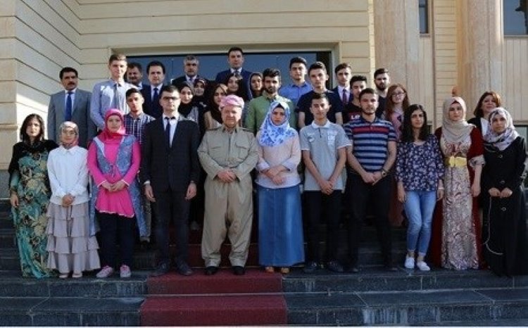 Başkan Barzani başarılı öğrencileri kabul etti