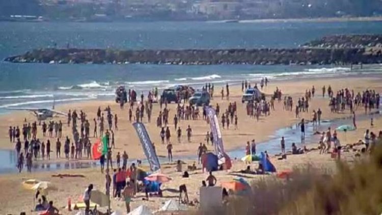 Portekiz'de uçak sahile acil iniş yaptı: 2 ölü
