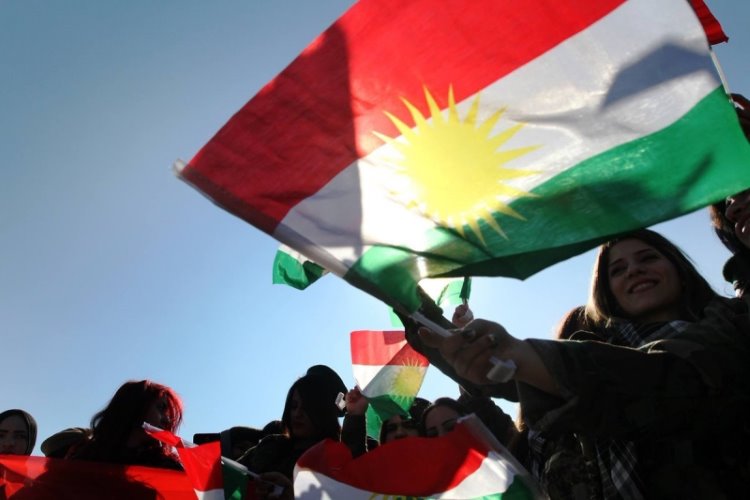 Kürt gençleri 'bağımsız Kürdistan' için Erbil'e yürüyor