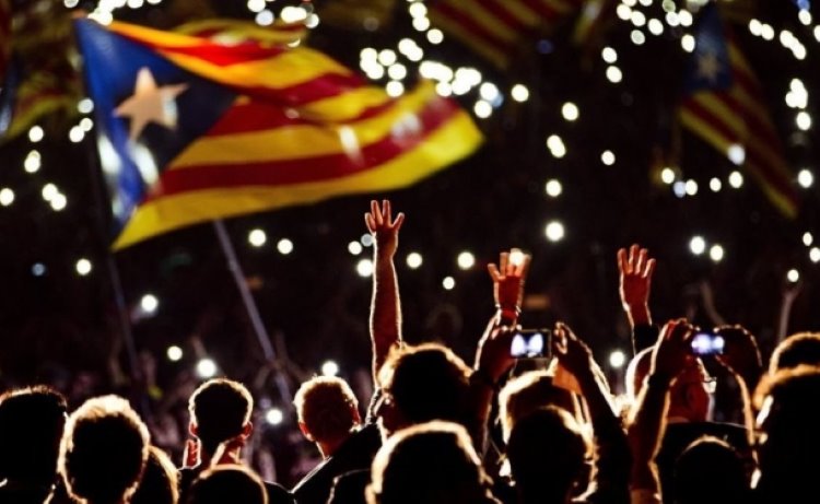 Katalonya, 'İspanya'dan kopma yasası'nı tanıttı