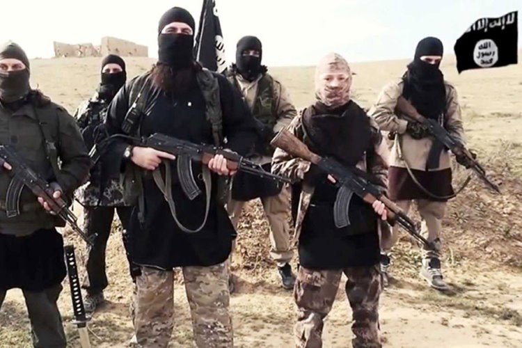Guardian: Eski IŞİD militanları Türkiye'ye geçiyor