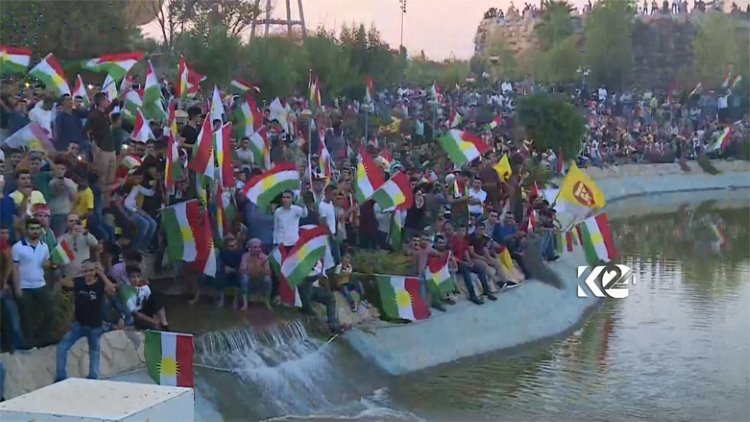 Batı Kürdistanlılardan referanduma destek