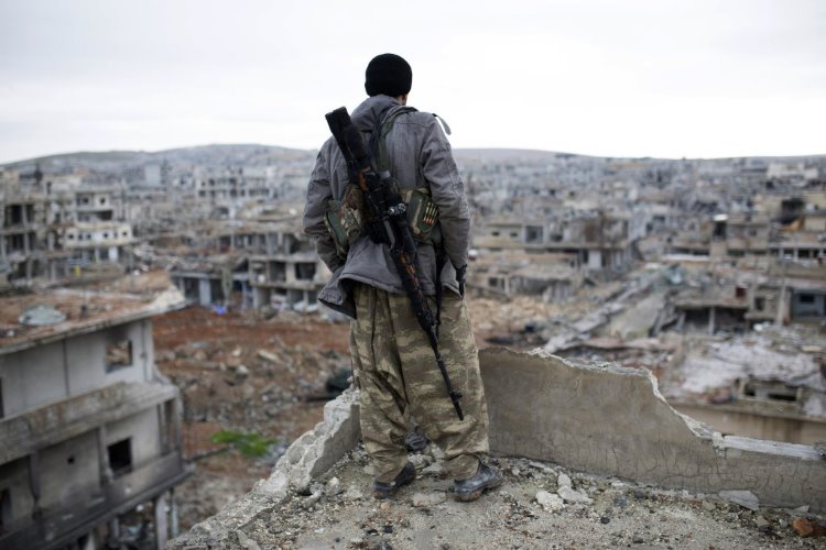 Kobani'de, YPG-Suriye rejimi gerginliği çatışmaya varabilir