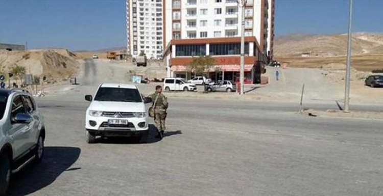  Diyarbakır,Silvan'da bir mahalle giriş çıkışlara kapatıldı