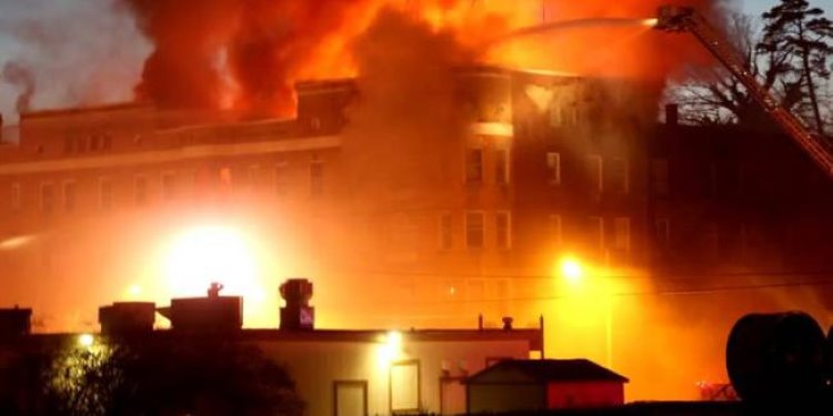 Gürcistan,Batum'da otel yangını: 12 ölü