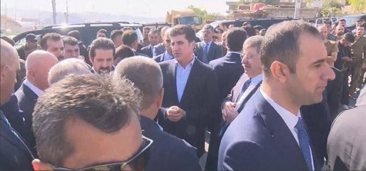 Başbakan Neçirvan Barzani ile Kubad Talabani depremde büyük hasar gören Derbendîxan ’da