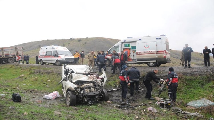 Cizre'de feci kaza: 4 ölü, 2 yaralı