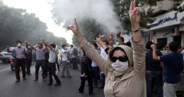 Almanya'dan İran açıklaması: Gösteriler yasal, saygı gösteriyoruz