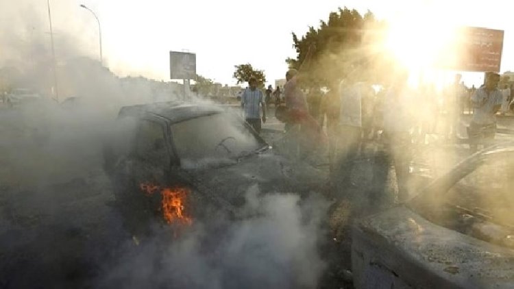 Libya’nın Bingazi kentinde, 30 dakika arayla bomba yüklü araçlarla yapılan iki saldırıda en az 11 kişi öldü, 20 kişi de yaralandı