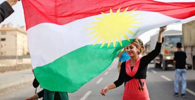 Dogu Kürdistan'da 6 Kürde 'Kürdistan bayrağı' cezası