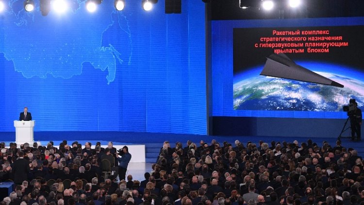 Rusya Devlet Başkanı Putin: Bizdeki silahlar hiçbir yerde yok