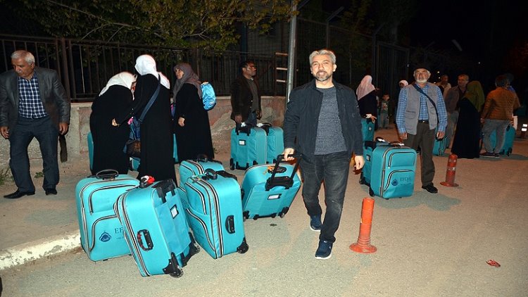 Umre yolculuğu için Kayseri'deki bir firmaya başvuran 68 kişi, Umre yerine Balıklıgöl'e götürüldüler