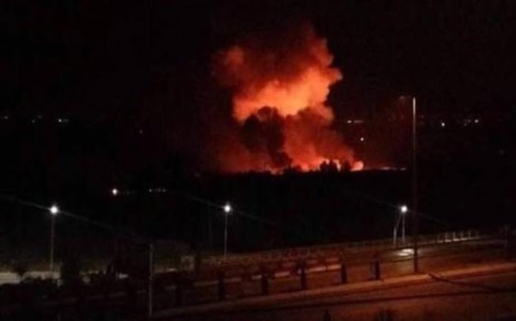 Suriye'de askeri havaalanına yapılan füze saldırısında 14 kişinin hayatını kaybetti