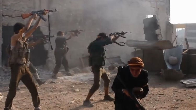 İdlib'de cihatçılar guruplar arasında şiddetli çatışma