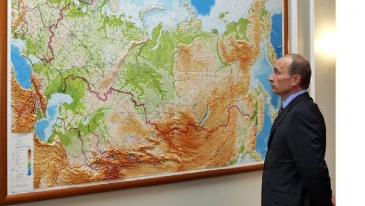 Putin Dünya haritasını değiştirin, dünya atlaslarının 'tarihi ve coğrafi gerçekleri çarpıttığını'belirterek yeni haritalar hazırlanması için talimat verdi. 