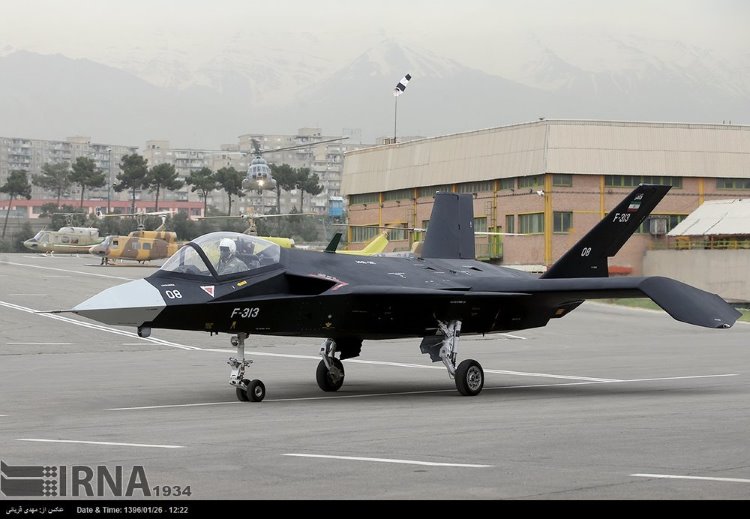 İran'dan yerli yapım savaş uçağı duyurusu