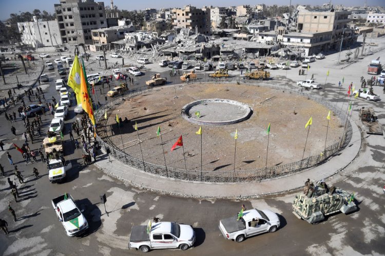 YPG'den Rakka'da sokağa çıkma yasağı 