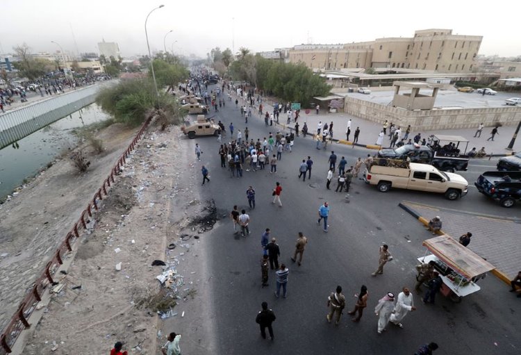  Basra''da göstericiler, Irak-İran arasındaki sınır kapısını kapattılar