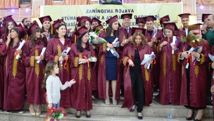 Rojava üniversitesi ilk mezunlarını verdi